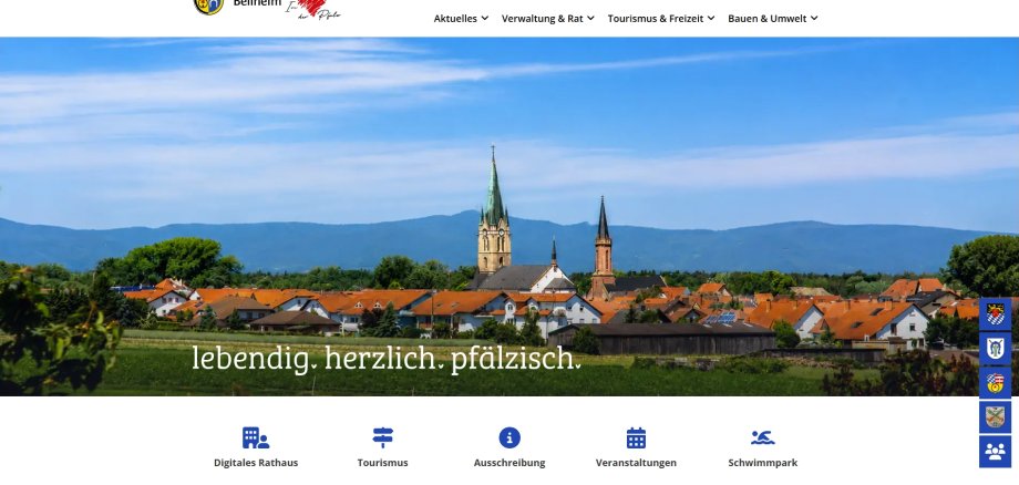 Screenshot der Startseite der Website der Verbandsgemeinde Bellheim. Zu sehen sind die Kopfzeile mit Logo und Hauptnavigation sowie ein großflächiges Panoramabild von Bellheim mit Wohnhäusern, Kirchtürmen und dem Pfälzerwald im Hintergrund. Darunter befinden sich Schnellzugriffe auf das Digitale Rathaus, Tourismus, Ausschreibungen, Veranstaltungen und den Schwimmpark. Gefällt dir diese Persönlichkeit?