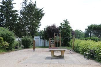 Spielplatz hinter dem Gemeindehaus