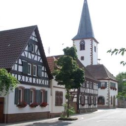 Katholische Kirche und Rathaus
