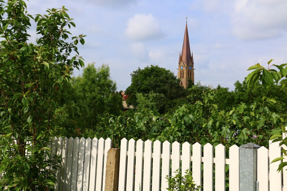 Kirchturm der kath. Kirche in Bellheim