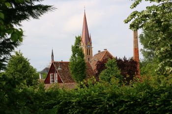 Kirchturm der kath. Kirche in Bellheim